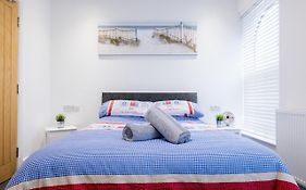 Hillcrest Studio Apartments